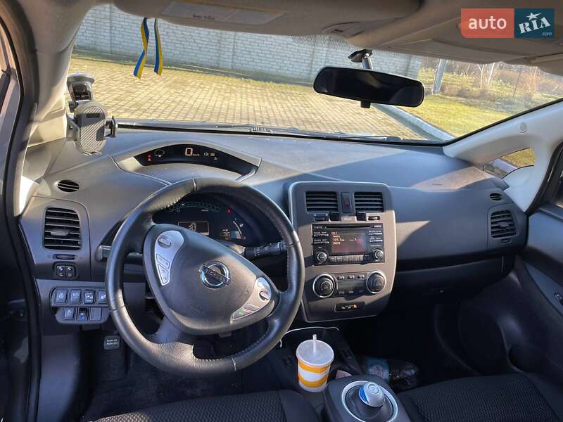 Хэтчбек Nissan Leaf 2015 в Одессе
