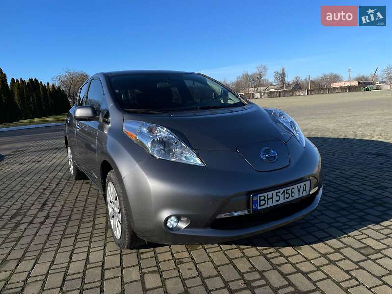 Хэтчбек Nissan Leaf 2015 в Одессе