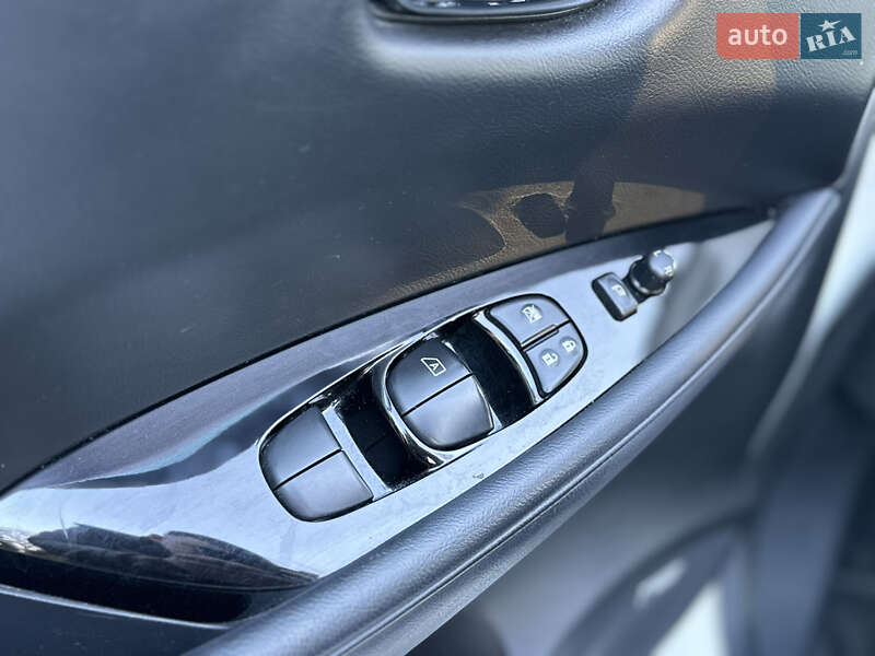 Хэтчбек Nissan Leaf 2019 в Дрогобыче