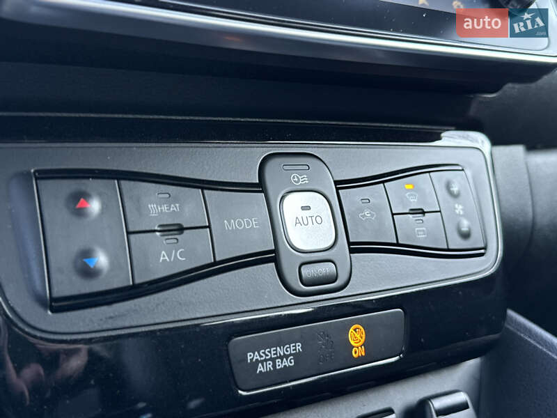 Хэтчбек Nissan Leaf 2019 в Дрогобыче