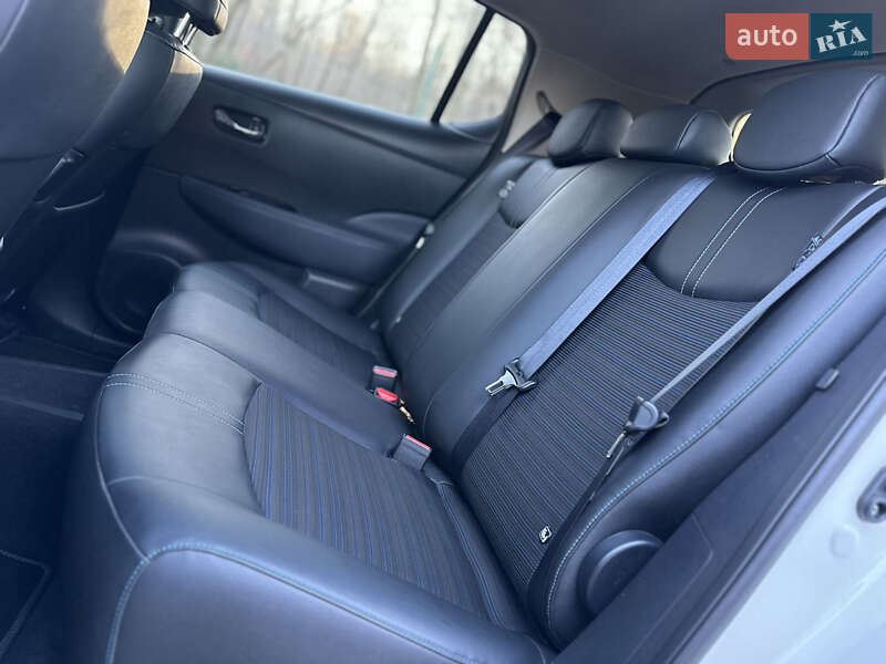 Хэтчбек Nissan Leaf 2019 в Дрогобыче