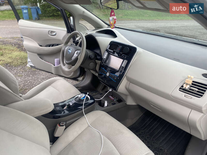 Хетчбек Nissan Leaf 2012 в Ужгороді
