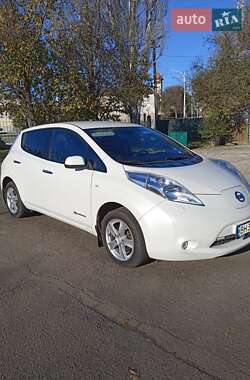 Хетчбек Nissan Leaf 2014 в Ізмаїлі