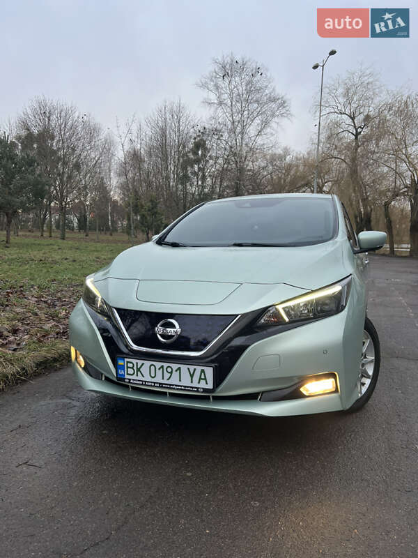 Хэтчбек Nissan Leaf 2018 в Ровно