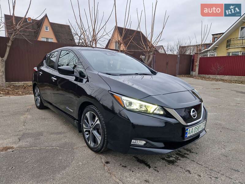 Хетчбек Nissan Leaf 2018 в 