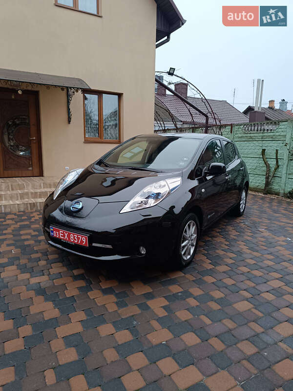 Хетчбек Nissan Leaf 2015 в Первомайську