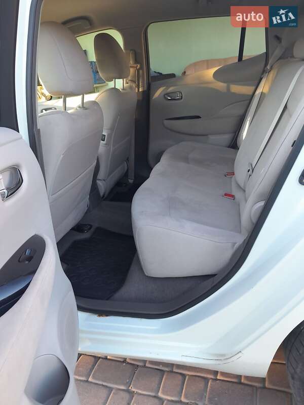 Хетчбек Nissan Leaf 2012 в Тернополі