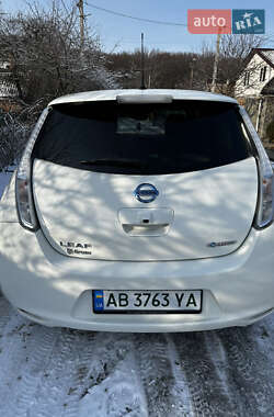 Хэтчбек Nissan Leaf 2016 в 