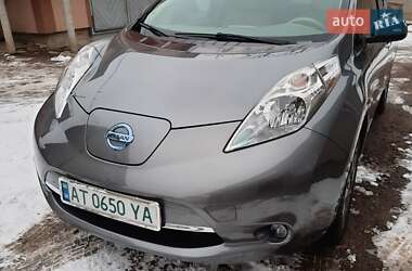Хэтчбек Nissan Leaf 2014 в 