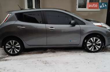 Хэтчбек Nissan Leaf 2014 в 