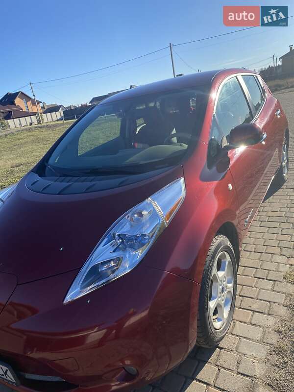 Хетчбек Nissan Leaf 2014 в Черкасах