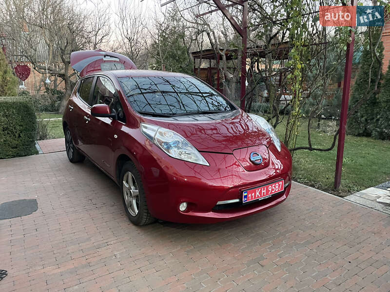 Хетчбек Nissan Leaf 2014 в Полтаві