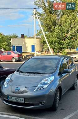 Хетчбек Nissan Leaf 2014 в Кропивницькому