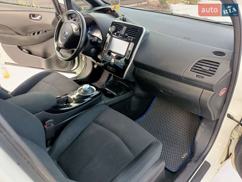 Хетчбек Nissan Leaf 2014 в Луцьку