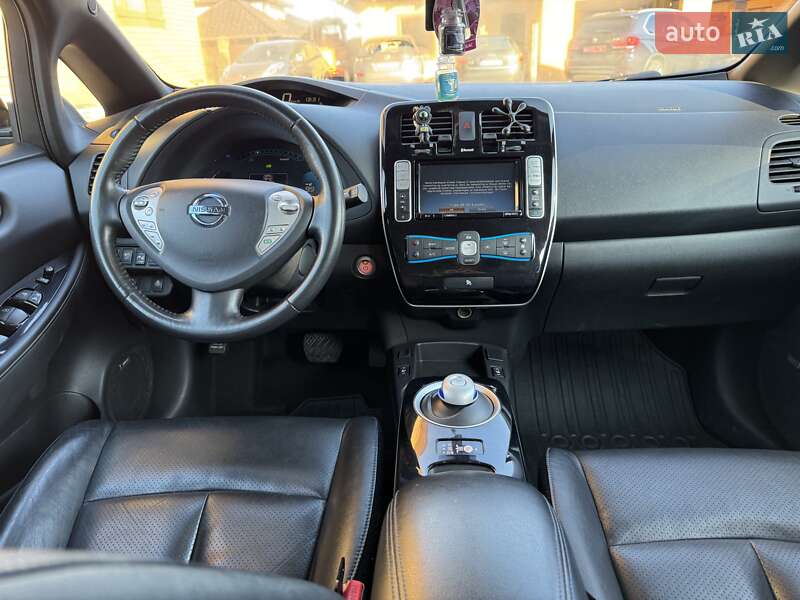 Хэтчбек Nissan Leaf 2016 в Ровно