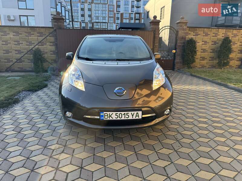 Хэтчбек Nissan Leaf 2016 в Ровно