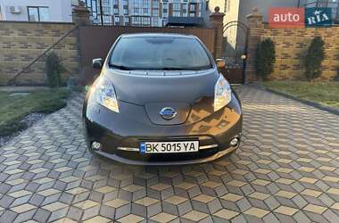 Хэтчбек Nissan Leaf 2016 в 