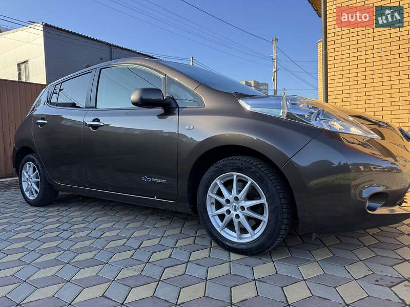 Хэтчбек Nissan Leaf 2016 в Ровно