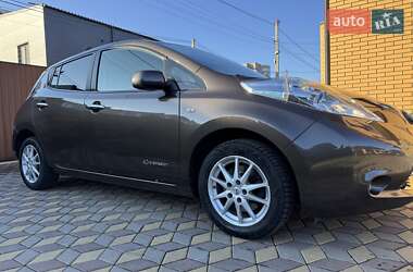 Хэтчбек Nissan Leaf 2016 в 