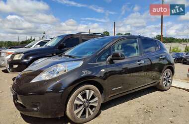 Хэтчбек Nissan Leaf 2015 в 