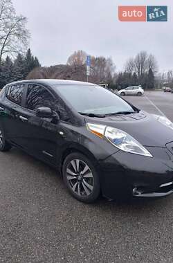 Хэтчбек Nissan Leaf 2015 в 