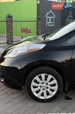 Хетчбек Nissan Leaf 2014 в 