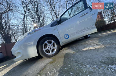 Хетчбек Nissan Leaf 2014 в Ізмаїлі