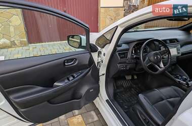 Хэтчбек Nissan Leaf 2018 в 