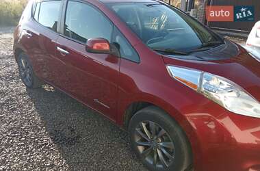 Хэтчбек Nissan Leaf 2015 в 