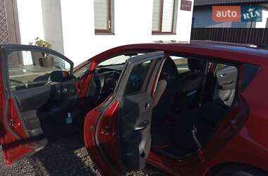 Хэтчбек Nissan Leaf 2015 в 