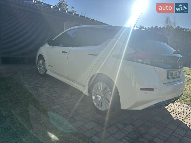 Хетчбек Nissan Leaf 2018 в Житомирі
