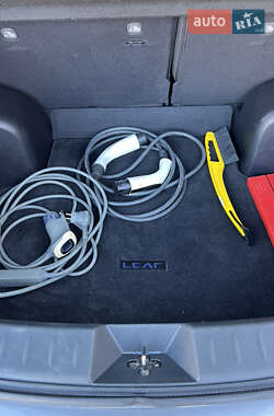 Хетчбек Nissan Leaf 2014 в 