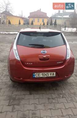 Хэтчбек Nissan Leaf 2011 в 