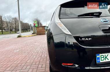 Хетчбек Nissan Leaf 2015 в Рівному