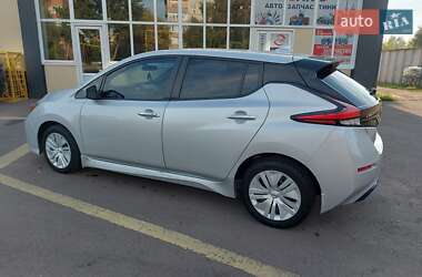 Хэтчбек Nissan Leaf 2018 в 