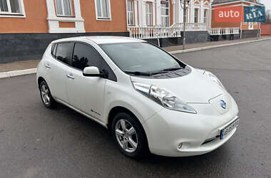 Хэтчбек Nissan Leaf 2014 в Хмельнике