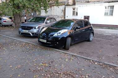 Хэтчбек Nissan Leaf 2013 в Новомосковске