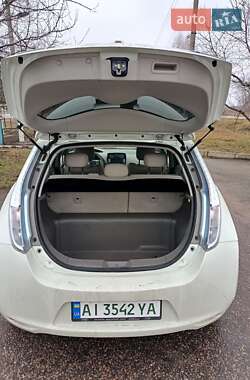 Хэтчбек Nissan Leaf 2012 в Березане