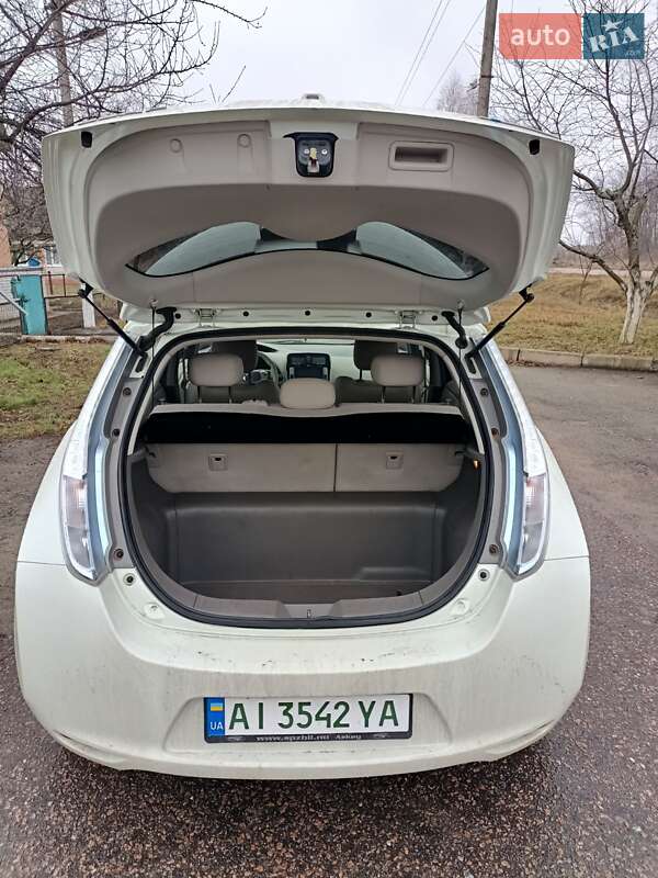 Хэтчбек Nissan Leaf 2012 в Березане