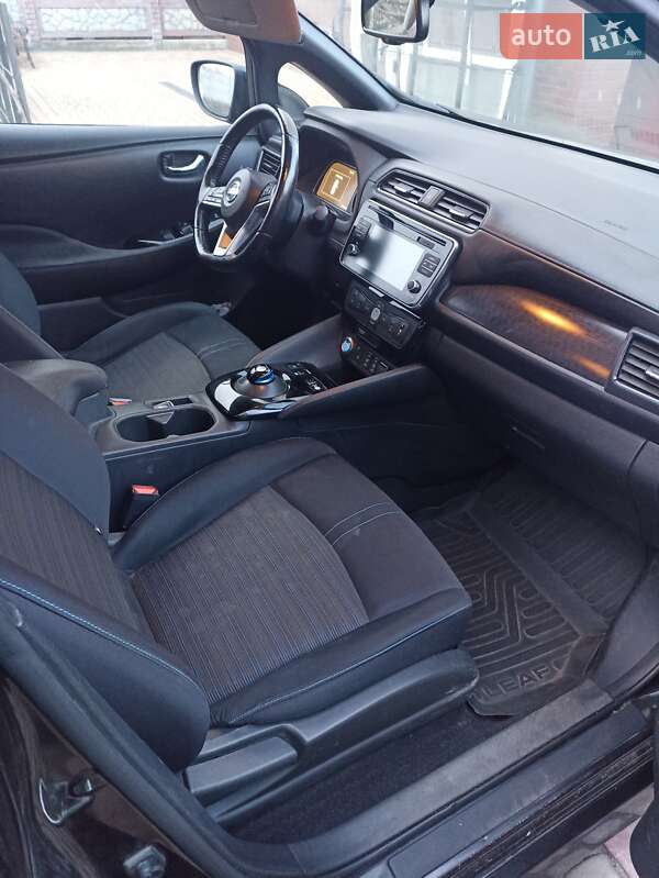 Хэтчбек Nissan Leaf 2018 в Золочеве фото 2 Хэтчбек Nissan Leaf 2018 в Золочеве