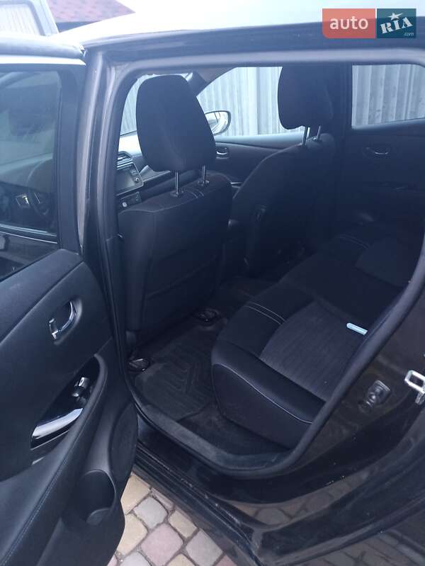 Хэтчбек Nissan Leaf 2018 в Золочеве фото 5 Хэтчбек Nissan Leaf 2018 в Золочеве