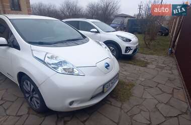 Хетчбек Nissan Leaf 2013 в Києві