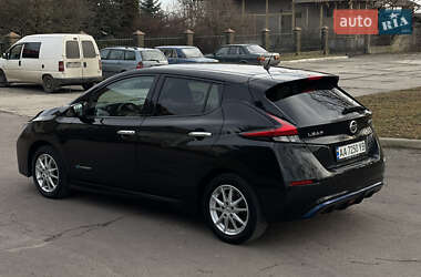 Хэтчбек Nissan Leaf 2018 в 