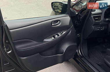 Хэтчбек Nissan Leaf 2018 в 