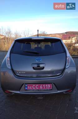 Хэтчбек Nissan Leaf 2014 в 