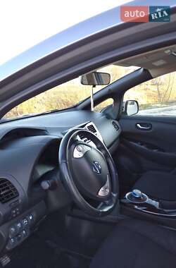 Хэтчбек Nissan Leaf 2014 в 