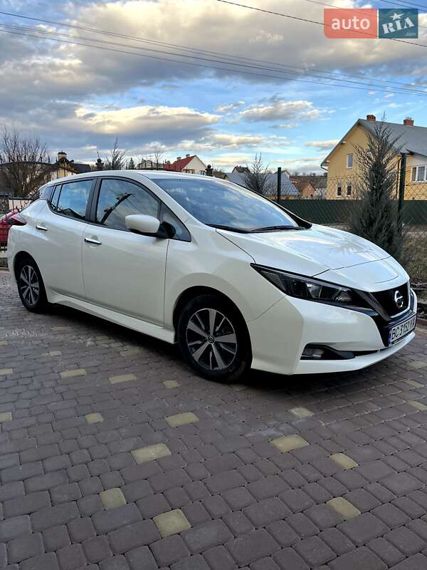 Хетчбек Nissan Leaf 2020 в 