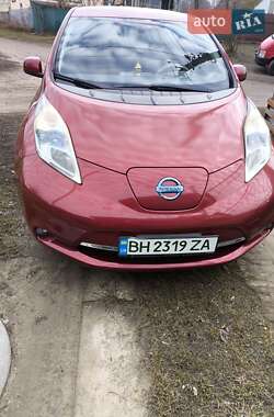 Хетчбек Nissan Leaf 2011 в Козелеці