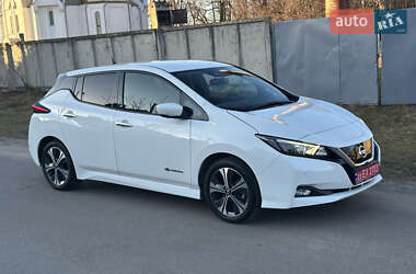 Хэтчбек Nissan Leaf 2019 в 