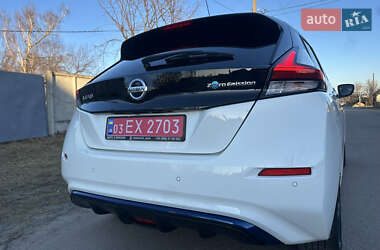 Хэтчбек Nissan Leaf 2019 в 